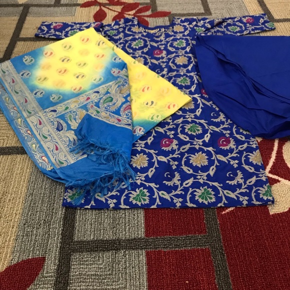 Beautiful blue Katan dress - Picture 8 of 8